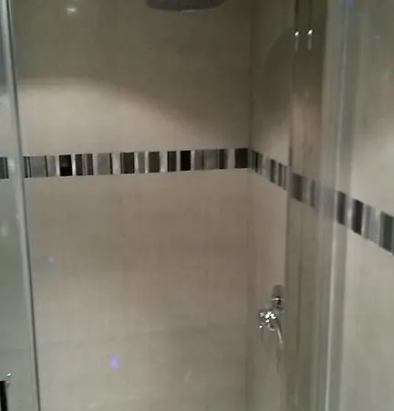 Апартаменти Safranier Townhouse *