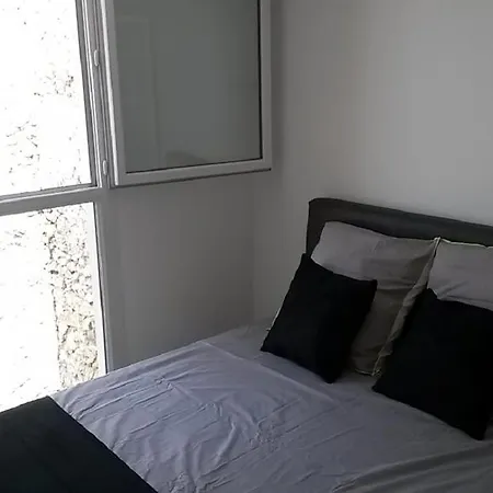 Апартаменти Safranier Townhouse *
