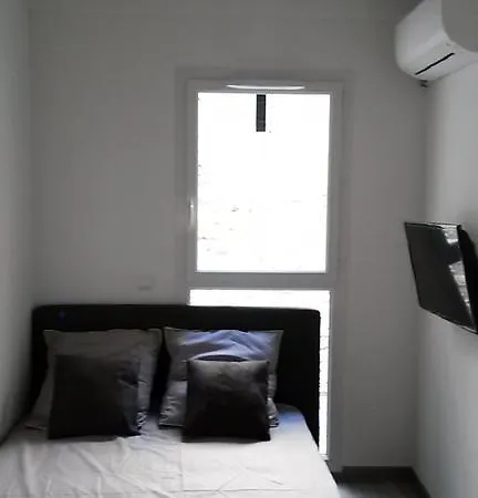 Safranier Townhouse Апартаменти Антіб