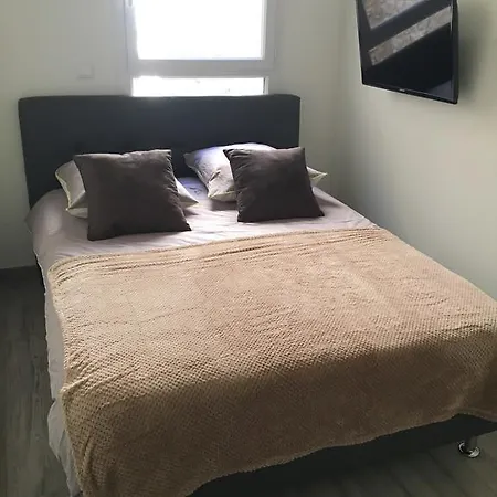 Safranier Townhouse Апартаменти