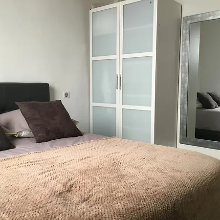 Апартаменти Safranier Townhouse Антіб