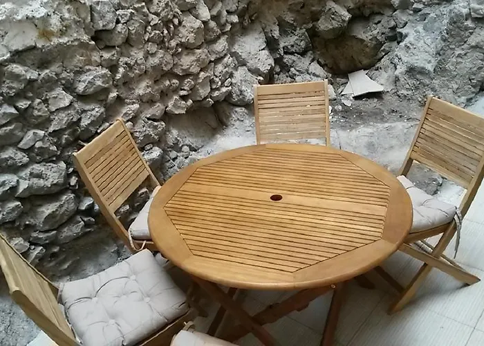 Safranier Townhouse Апартаменти Антіб