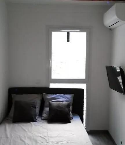 Safranier Townhouse Апартаменти Антіб