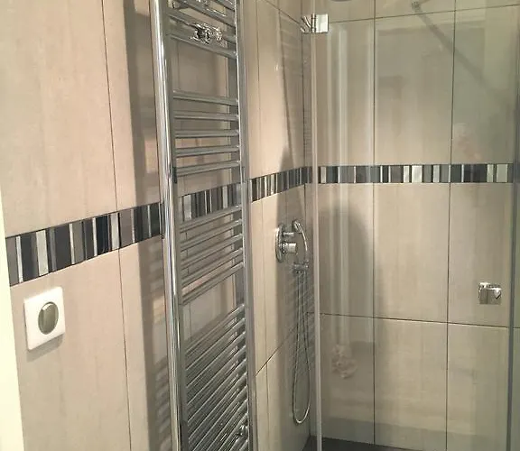 Safranier Townhouse Апартаменти Антіб