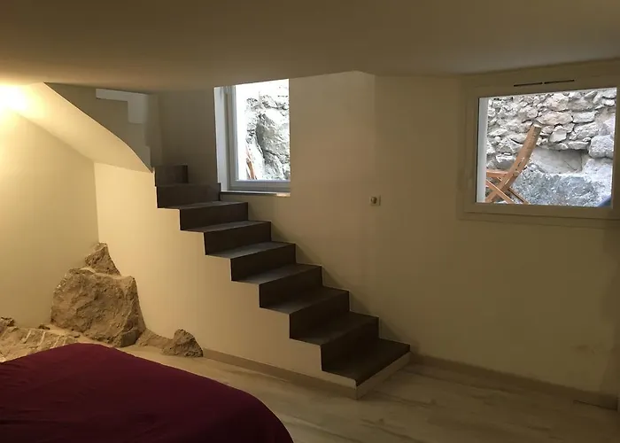 Safranier Townhouse Апартаменти *