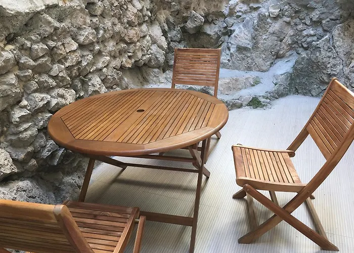 Safranier Townhouse Апартаменти